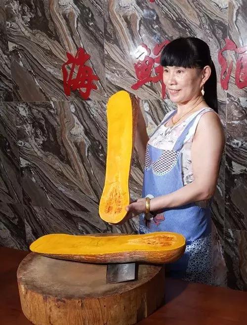 種南瓜竟然種出“麻煩”了，瓜販搶購，電視臺記者也趕來了